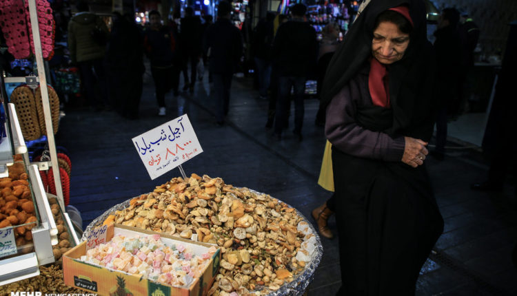Iranians-Getting-Prepared-to-Celebrate-Yalda-Night-11